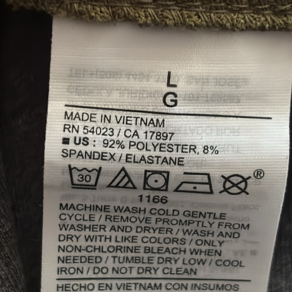 Old Navy High-Waisted All-Seasons StretchTech Cargo Pants - Picture 5 of 5